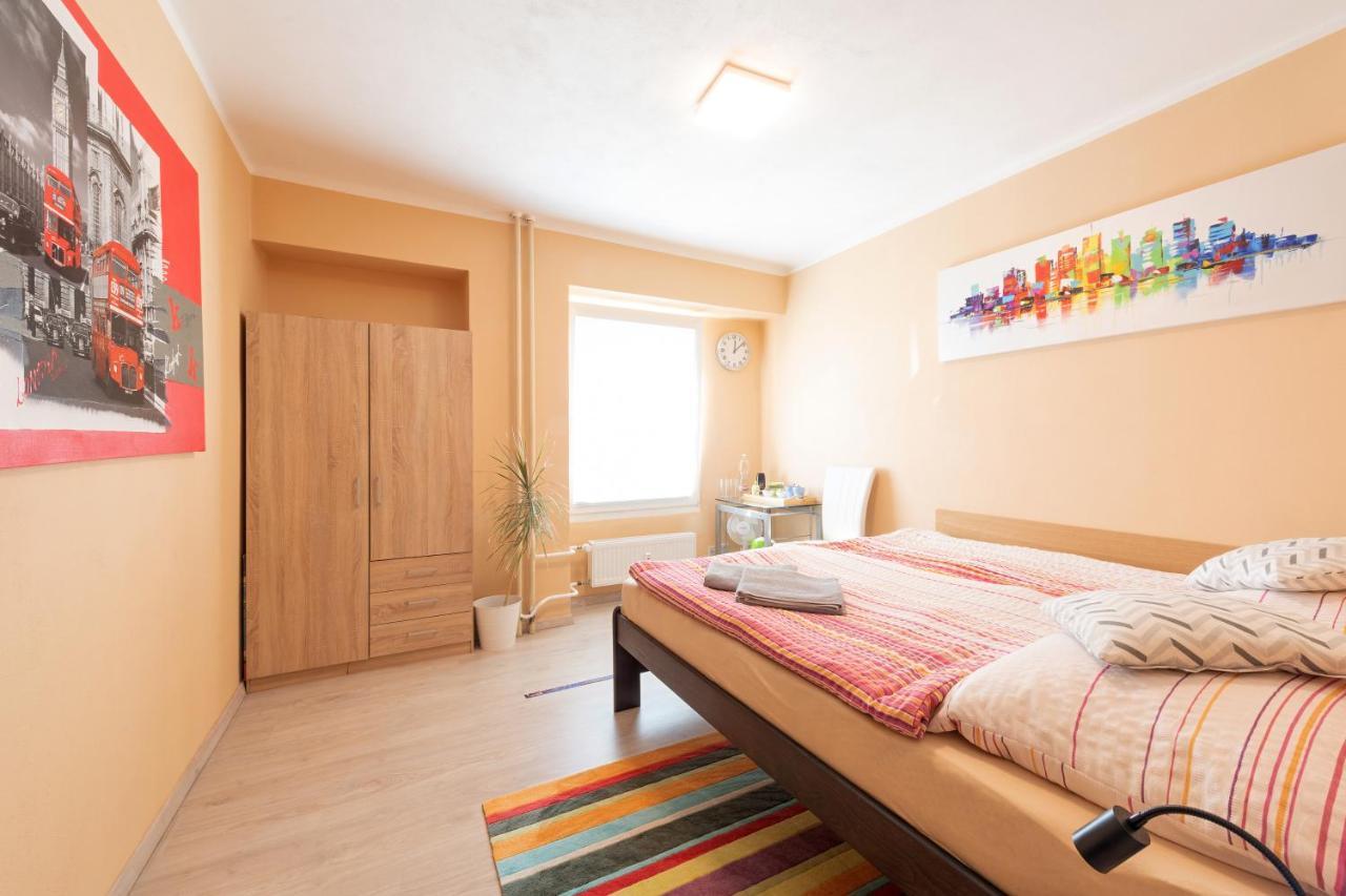 Cozy Room At Metro Station, Private Bathroom, 9Minutes Oldtown, 15Minutes Airport, Wifi Praga Exterior foto