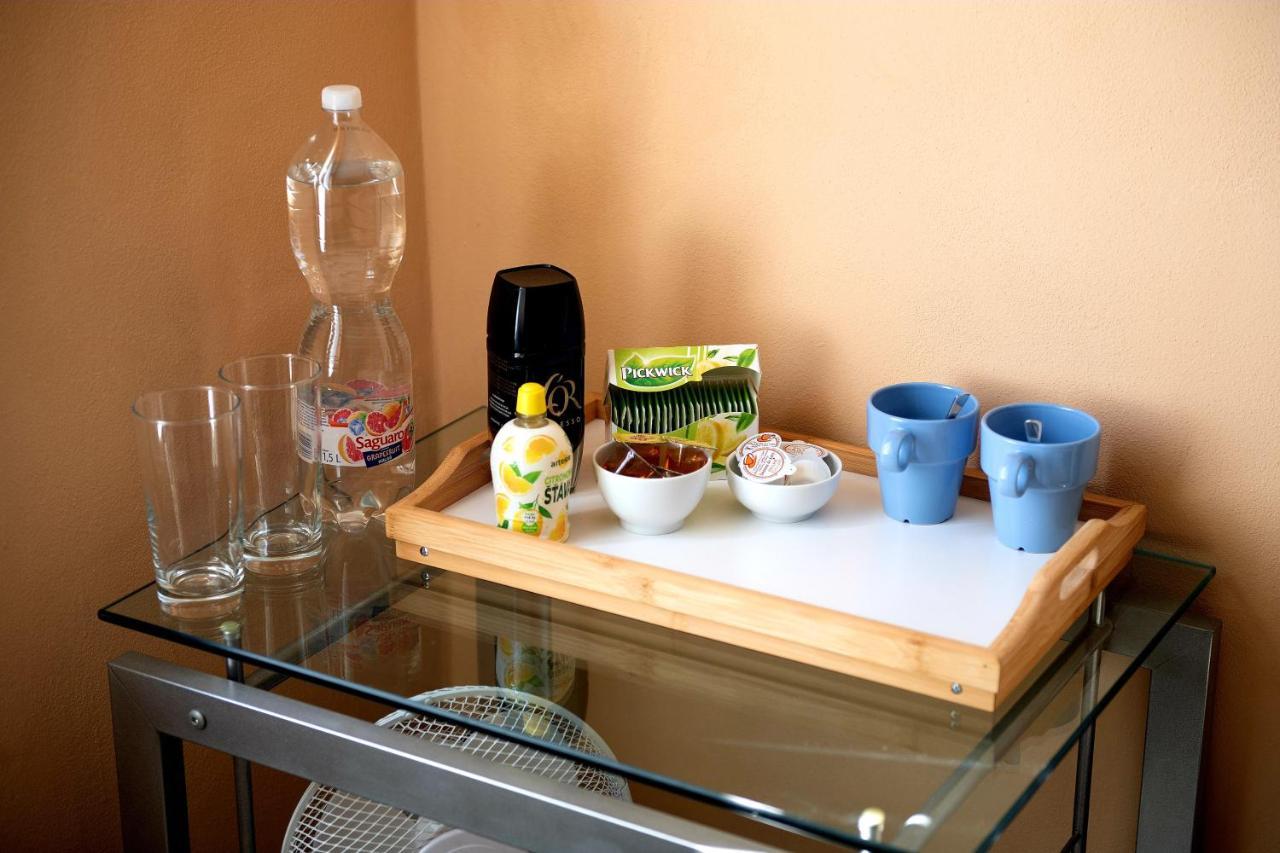 Cozy Room At Metro Station, Private Bathroom, 9Minutes Oldtown, 15Minutes Airport, Wifi Praga Exterior foto